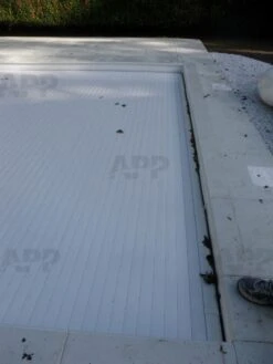 Aquadeck PVC Witte Lamellen 9 Aquadeck PVC Witte Lamellen -GRJ Zwembad Winkel witte lamellen pottelberg